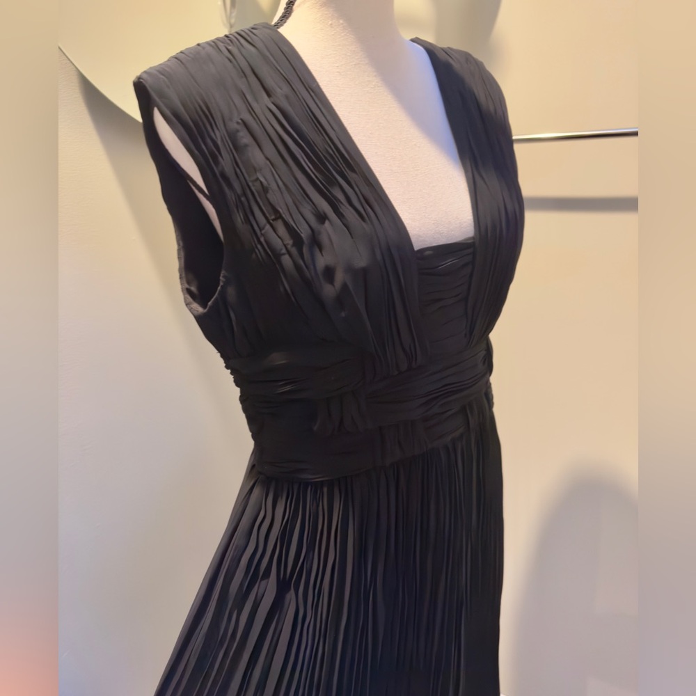 Beautiful timeless Black Pleated Dress, size 10